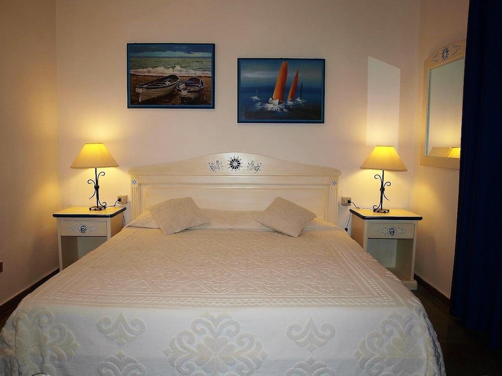 Hotel La Conchiglia La Maddalena  Luaran gambar