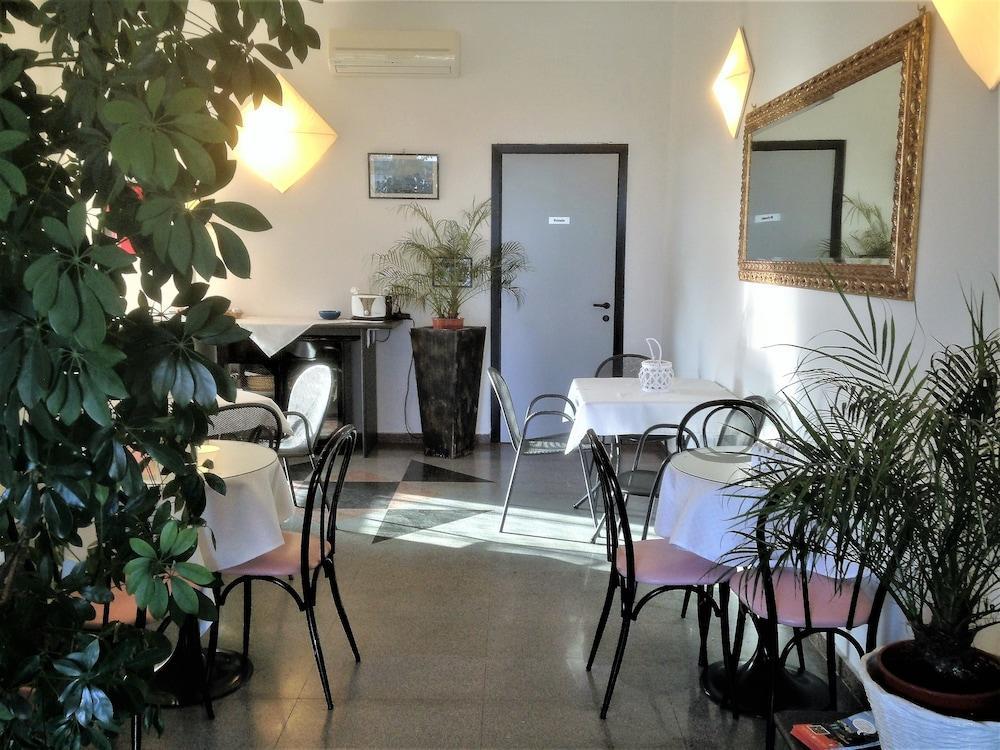 Hotel La Conchiglia La Maddalena  Luaran gambar