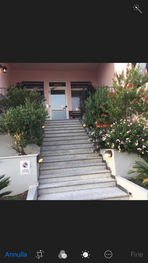 Hotel La Conchiglia La Maddalena  Luaran gambar